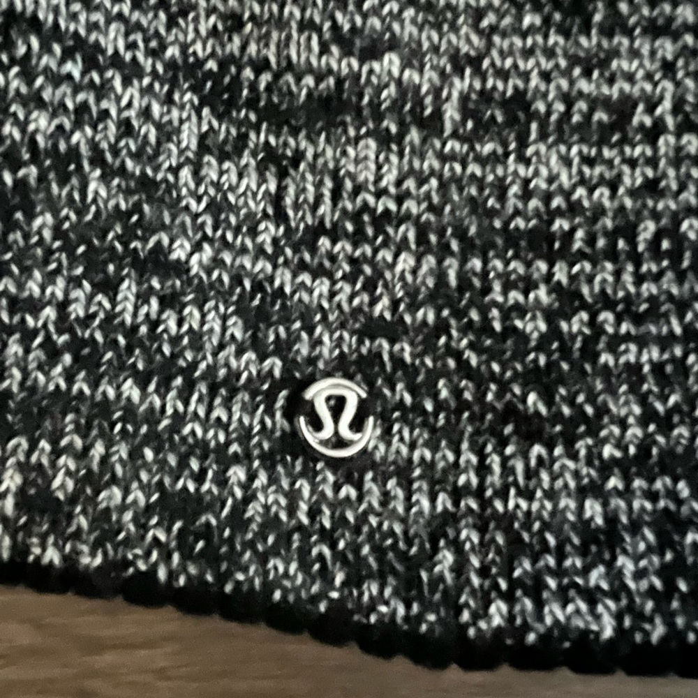 Lululemon Divinity Toque in Black/Slate/Angel Wing - Picture 4 of 7